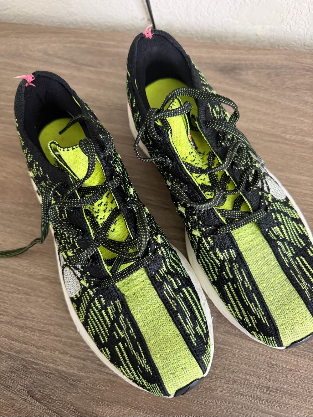 Nike Pegasus Turbo Men's 8 Black Volt Running Shoe Sneaker Casual
